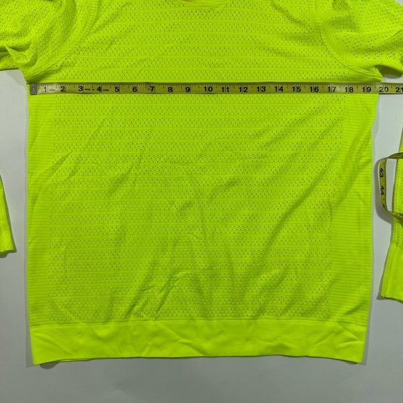 Lululemon Swiftly Breathe Long Sleeve Squad Yellow Highlight - Picture 5 of 5